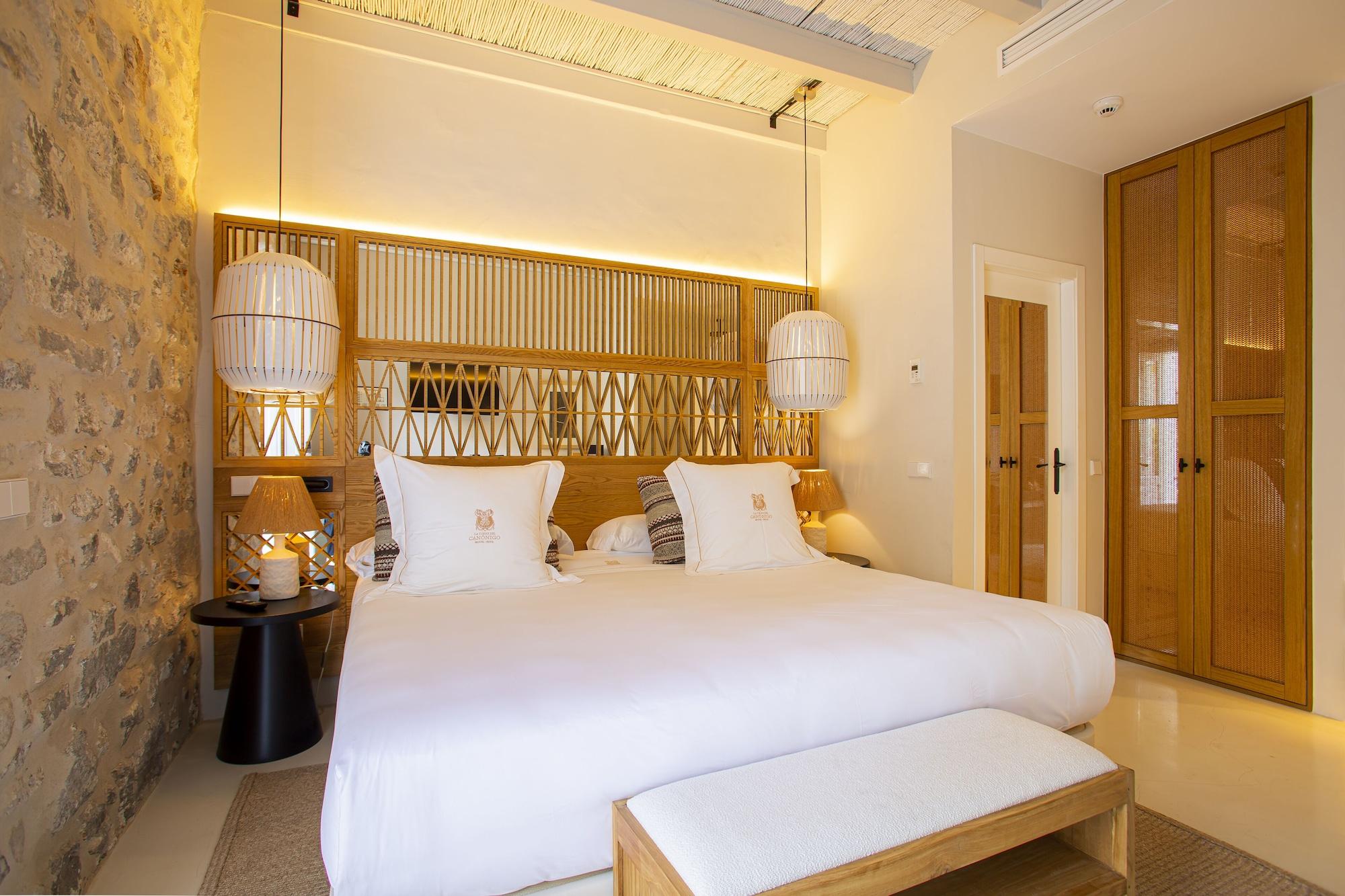 Hotel La Torre Del Canonigo - Small Luxury Hotels Ибица Экстерьер фото